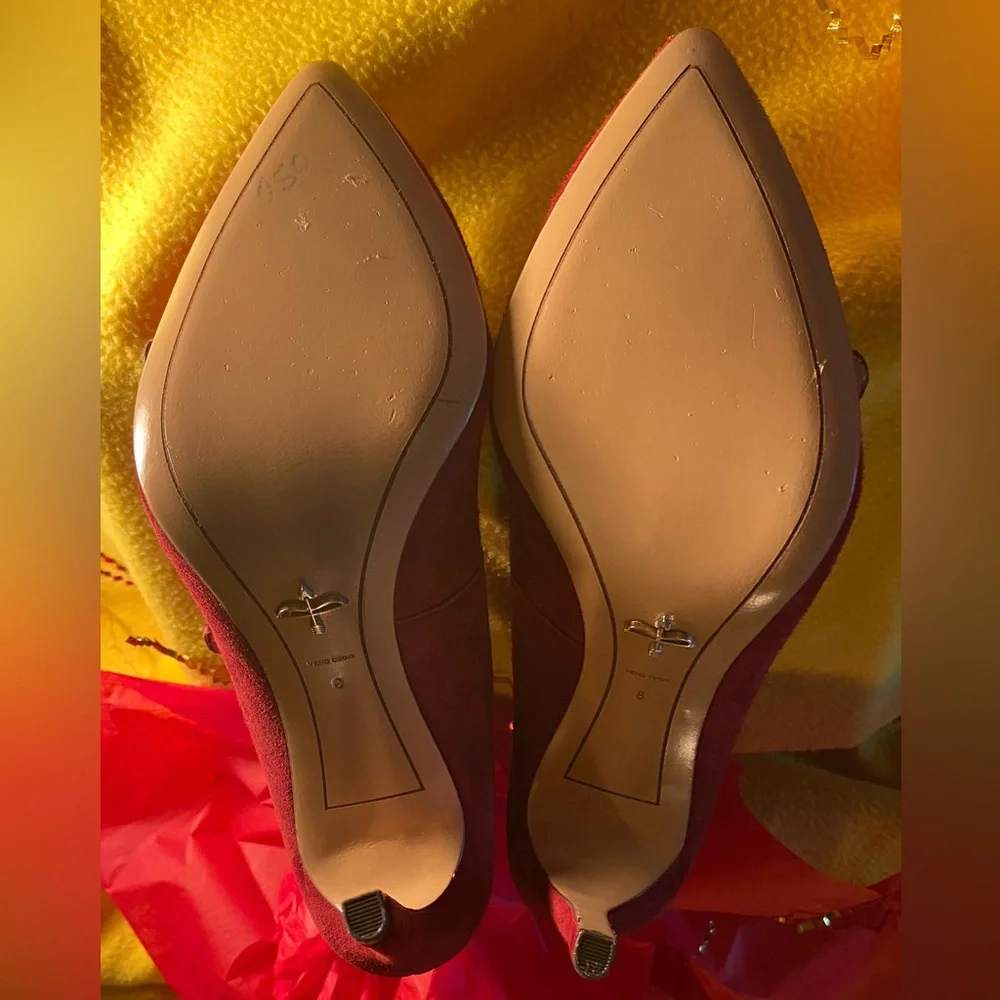 POUR LA VICTOIRE Vero Cuoio, Burgandy Suede Ankle Booties. Size 8M. - Picture 10 of 13